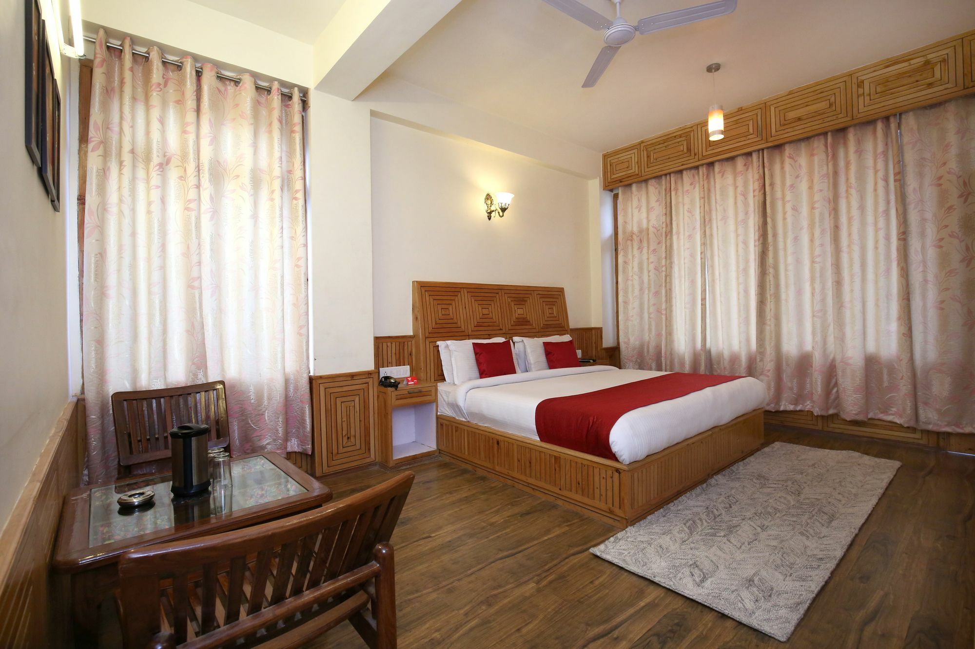 Oyo 10116 Hotel Rhythm Retreat Manāli Екстериор снимка